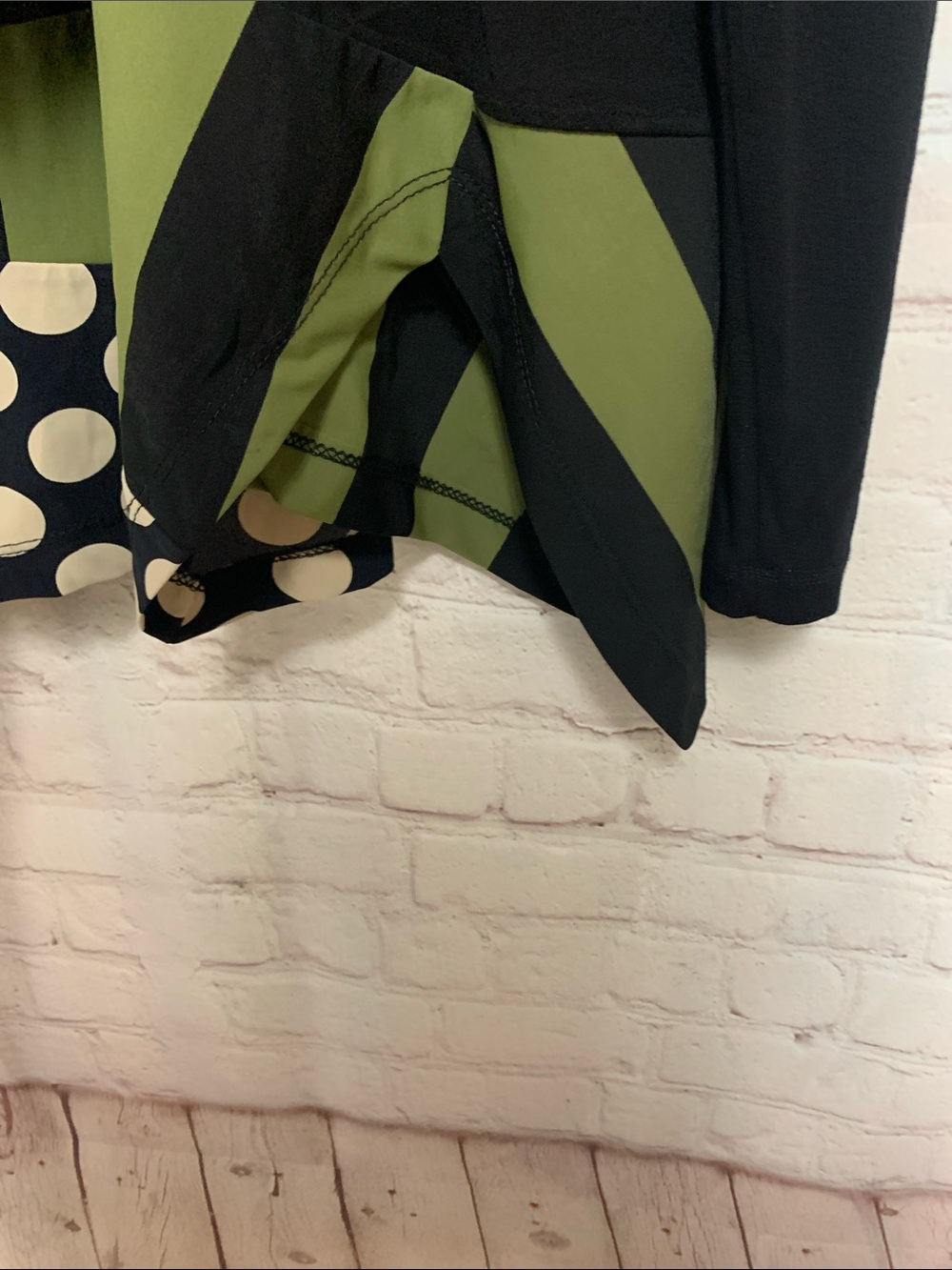 TEKBIKA by Alembika Black Green Tunic Top Size L 40” - Picture 3 of 5